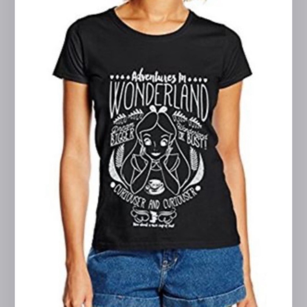 Disney Alice in Wonderland graphic tee size S